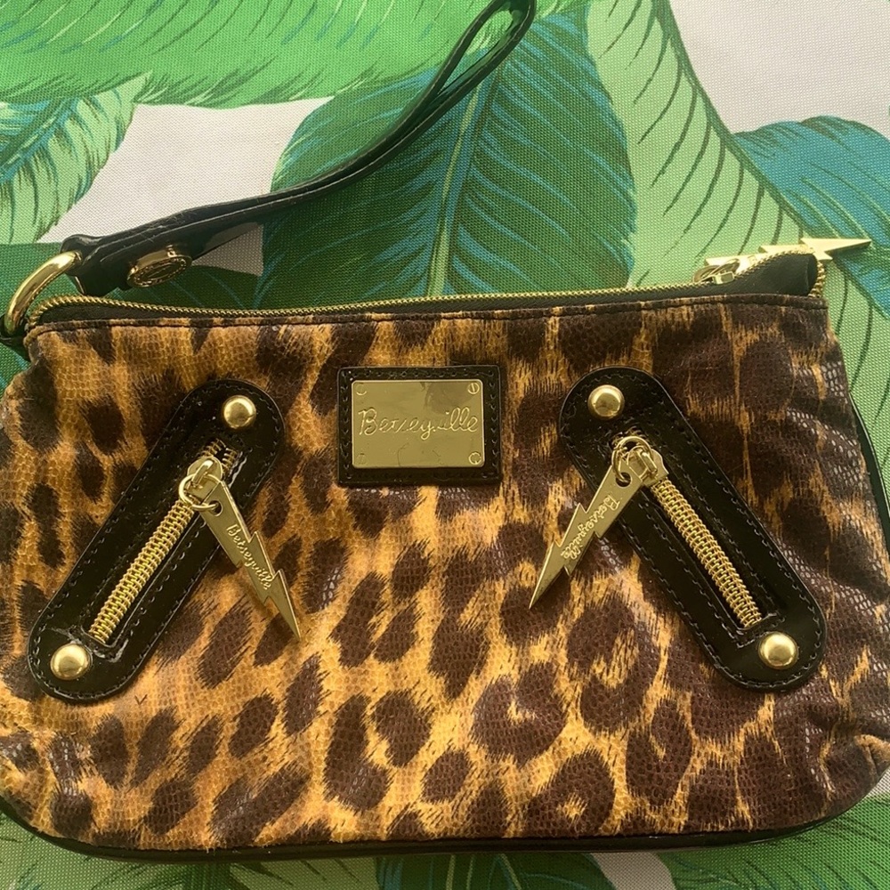 Leopard wristlet Betsey Johnson